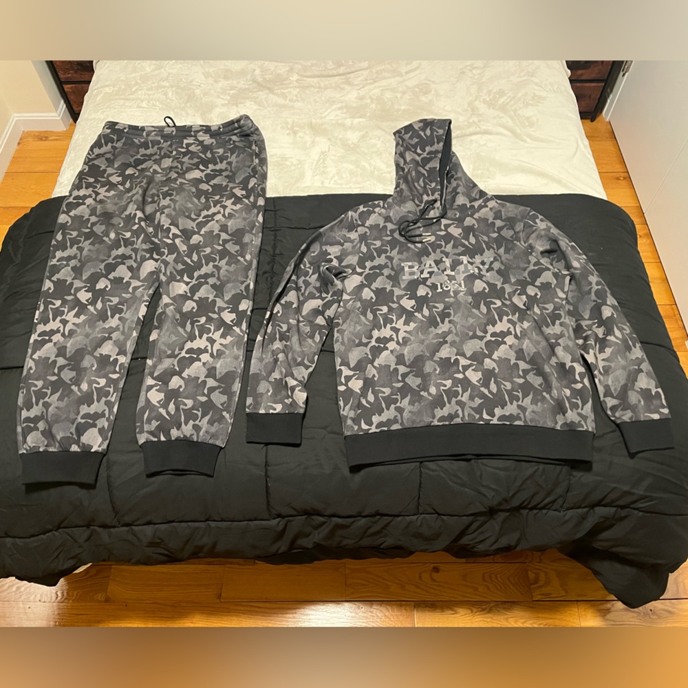 BALLY Unisex Gray Camouflage Hoodie and Jogger Set Sz: XL M / XXL W Orig.$460